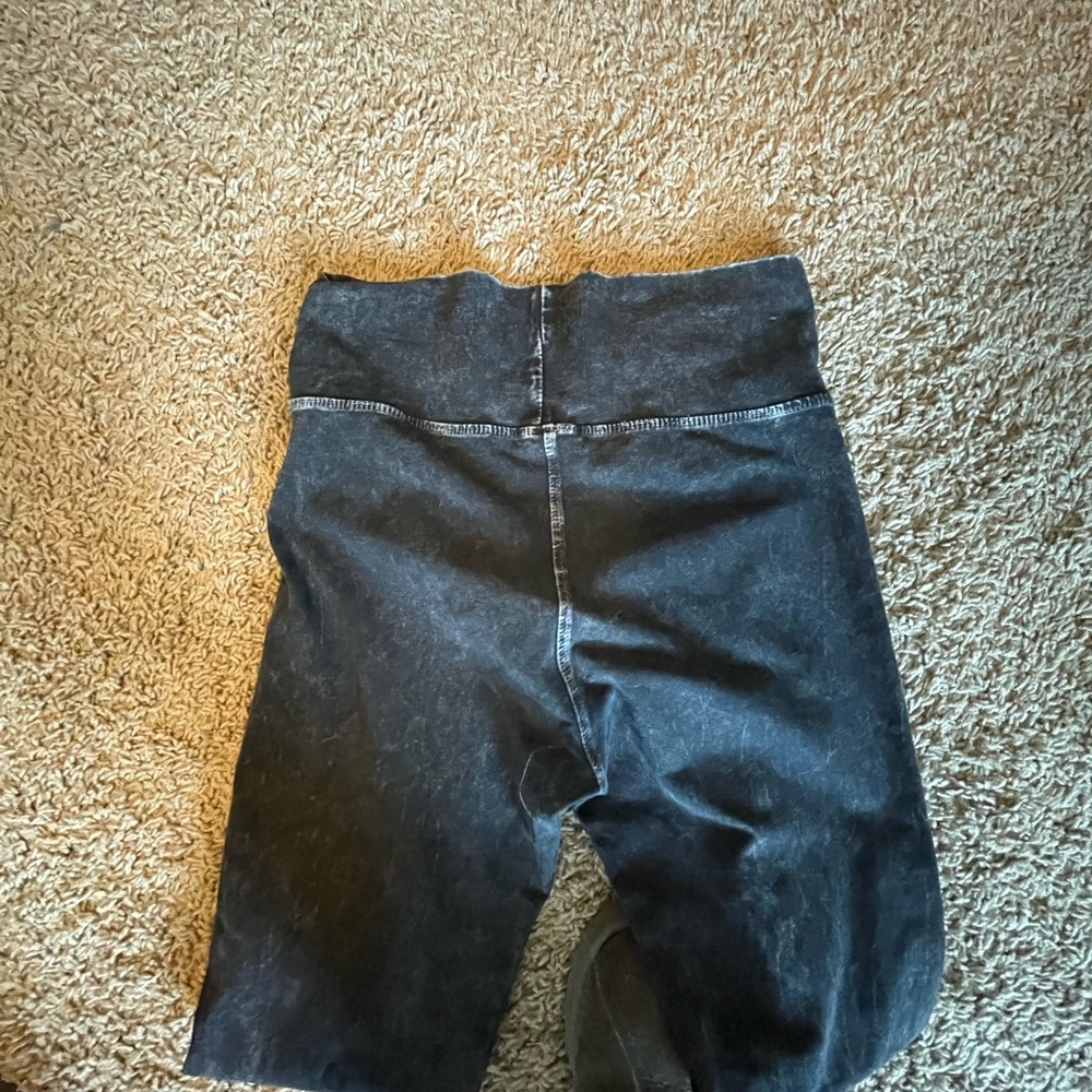 T-Party Mineral Wash Brown SZ L in gently used condition - Picture 3 of 4
